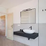 Design Alpino In Centro Con Balcone E Parcheggio *
