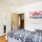 Design Alpino In Centro Con Balcone E Parcheggio Lejlighed