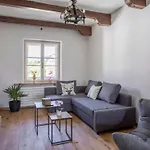 Design Alpino In Centro Con Balcone E Parcheggio
