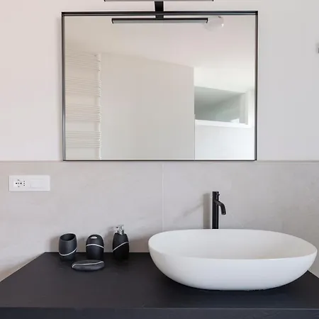 Design Alpino In Centro Con Balcone E Parcheggio Апартаменты *