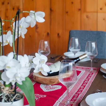 Appartamento Design Alpino In Centro Con Balcone E Parcheggio