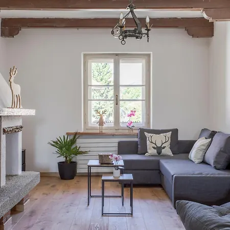 Design Alpino In Centro Con Balcone E Parcheggio Апартаменты Тарвизио