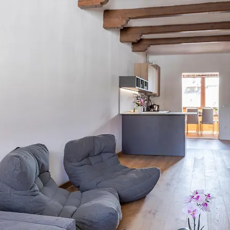 Design Alpino In Centro Con Balcone E Parcheggio Тарвизио