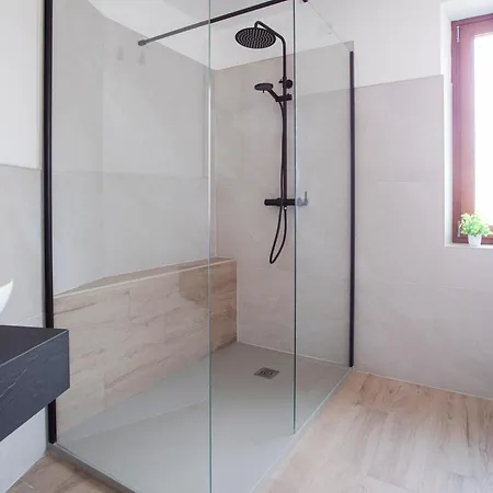 Design Alpino In Centro Con Balcone E Parcheggio