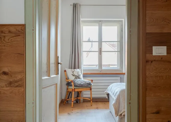 Appartamento Design Alpino In Centro Con Balcone E Parcheggio