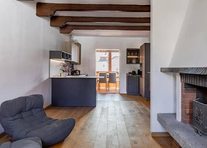 Appartamento Design Alpino In Centro Con Balcone E Parcheggio